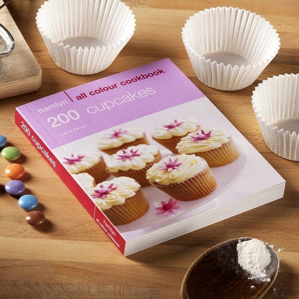 200 Cupcakes: Hamlyn All Colour Cookbook by Joanna Farrow